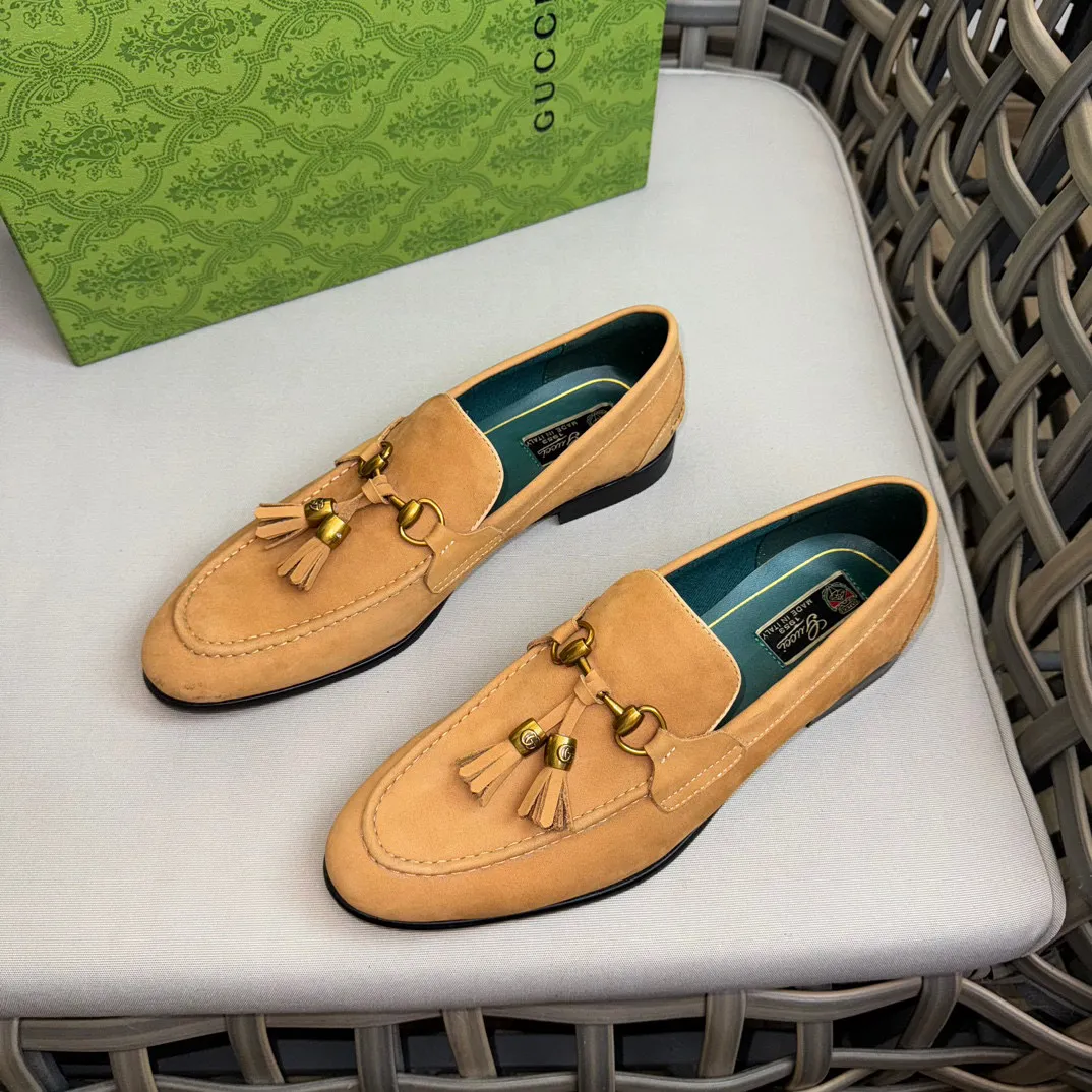 Men's shoes 💰900 Gucci ~ High-end genuine leather outsole men's casual leather shoes | The upper is made of imported original first-layer cowhide material | Classic horsebit decoration | Leather handmade tassel embellishment | Low-key luxury temperament | Comfortable foot feel | Imported genuine leather outsole | First-layer cowhide inner cowhide pad | Fine details Size: 39-44 (customized at 45.46)